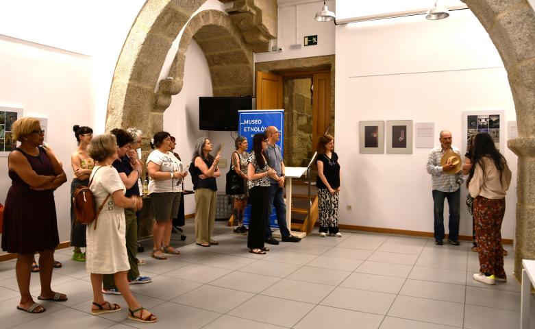 Unha ollada colectiva contra o esquecemento